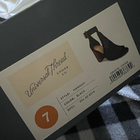 Black Open Peep Toe Heal/Booties - Picture 3 of 3